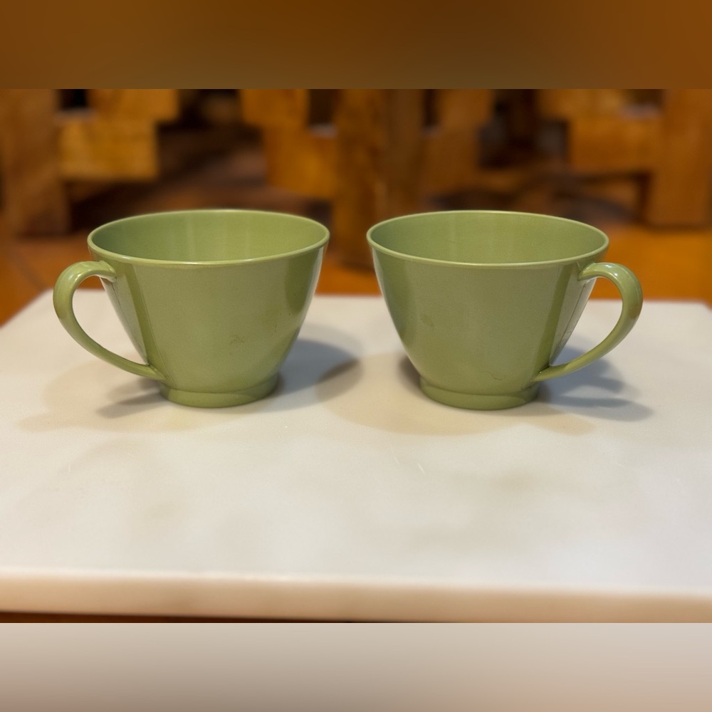 Vintage Melamine Melmac AVOCADO GREEN Lenotex MCM Mid-Century Set of 2 cups